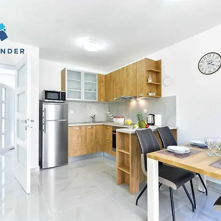 Villa Crowonder Cascada With Jacuzzi - S3 *
