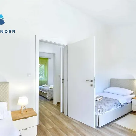 Villa Crowonder Cascada With Jacuzzi - S3 *